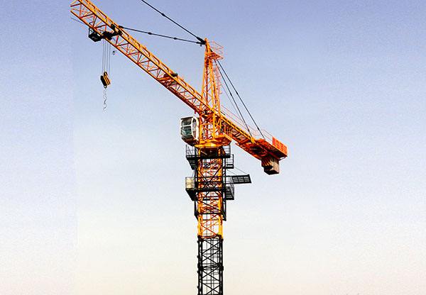 塔吊司機(jī)在使用防墜器前應(yīng)當(dāng)注意什么